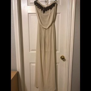 A’gaci Embroidered Gown